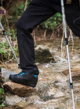 ARC'TERYX登山防水鞋原价四折