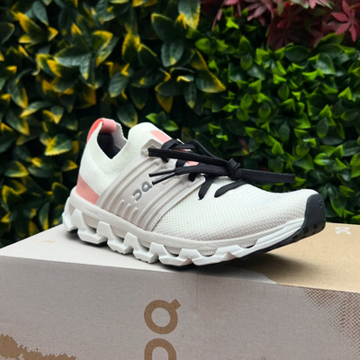 On昂跑 Cloudswift 3 3 舒适防护减震 低帮 休闲跑步鞋 女款 白粉