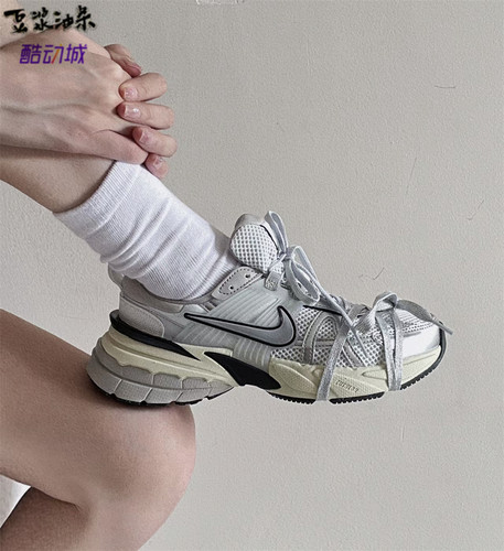 NikeV2K白银3XL耐磨跑步鞋