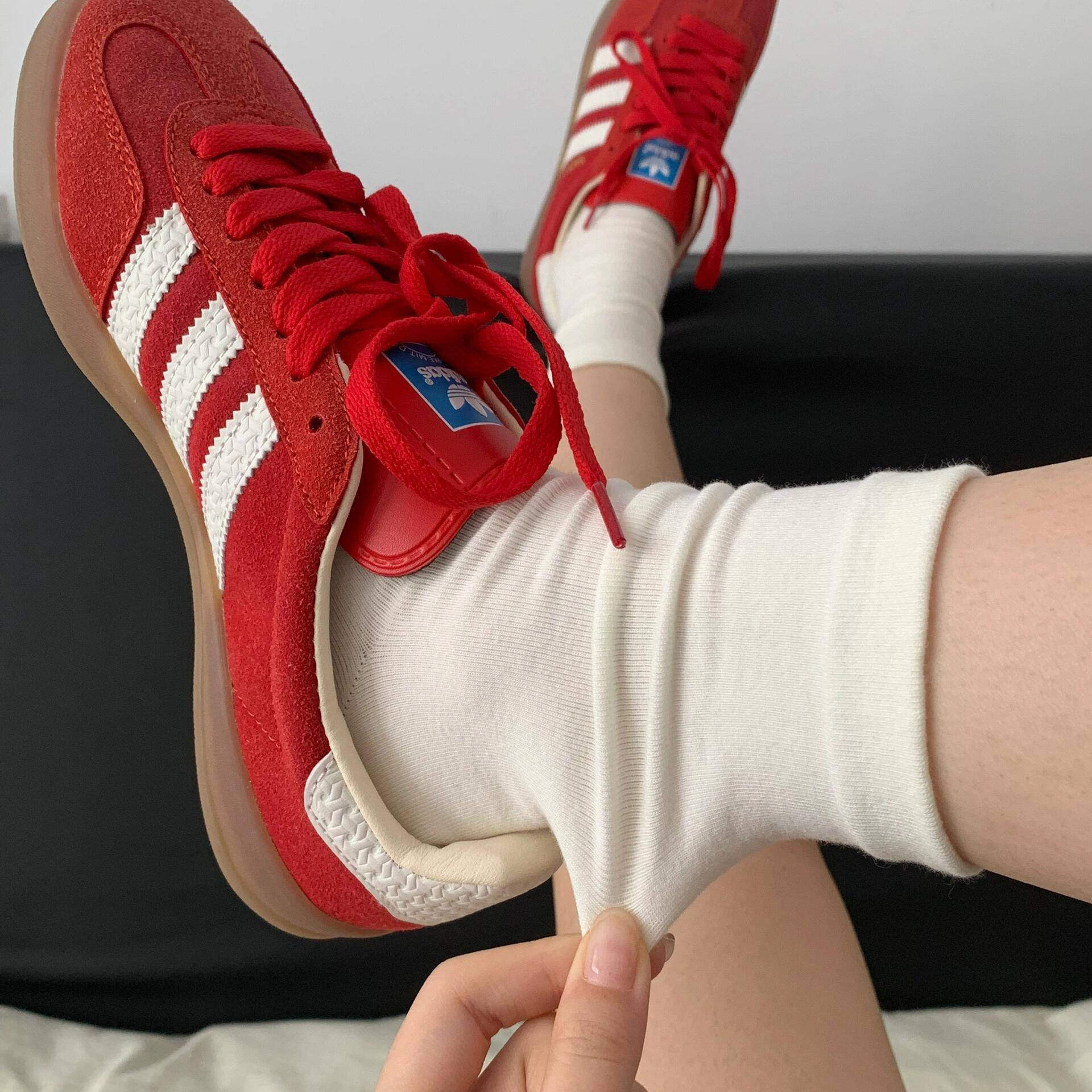 早春正流行配德训鞋袜子女堆堆袜图片