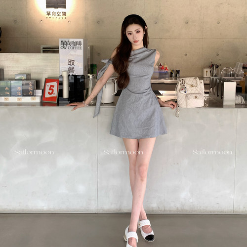 F PROJECT【蒙克美术馆】高级感斜肩条纹漏肩绑带收腰短款连衣裙