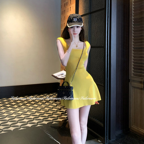 F PROJECT【黄柠檬】U领纯欲风连衣裙修身显瘦露背掐腰包臀短裙子