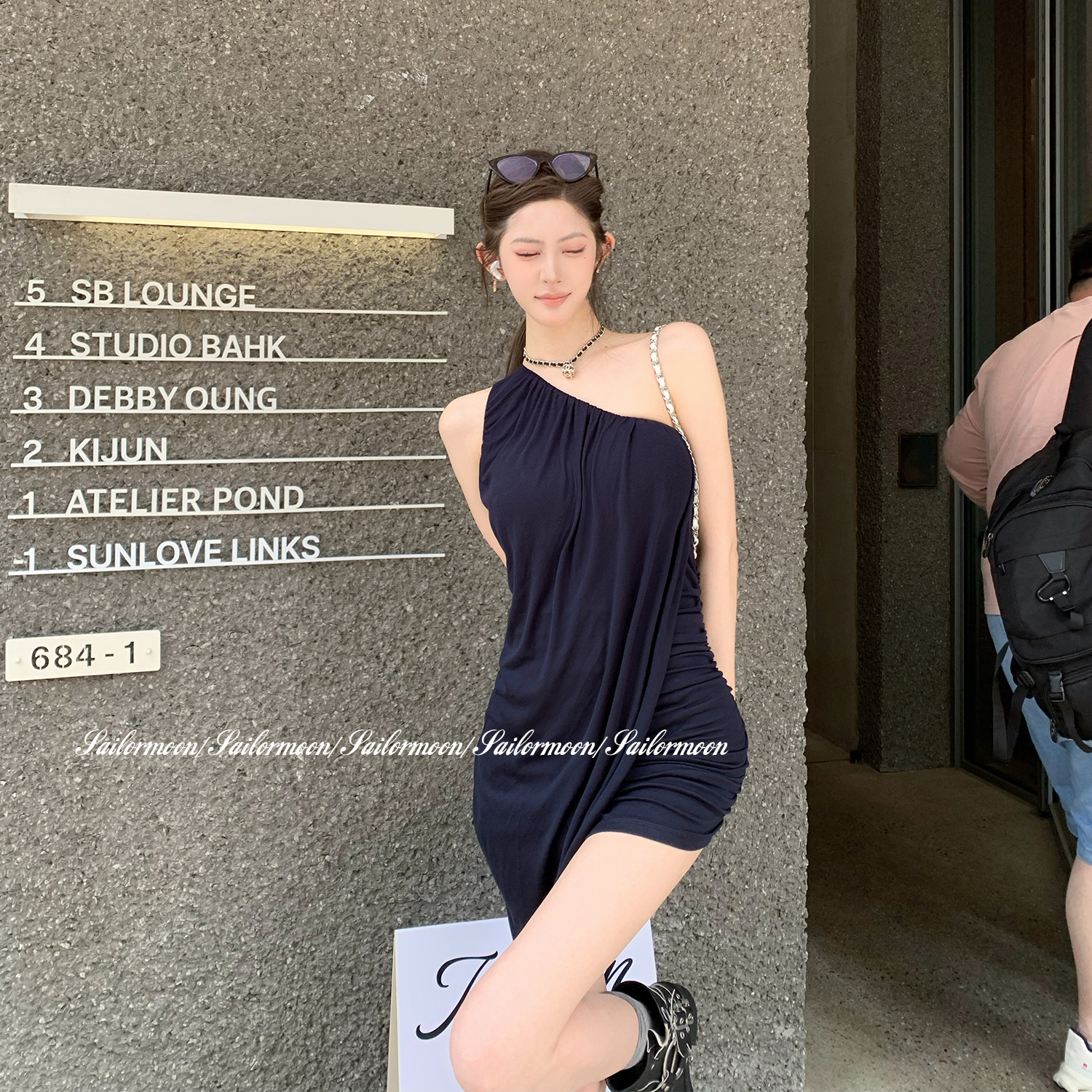 F PROJECT【伊斯灵顿 】不对称露肩褶皱连衣裙慵懒舒适斜肩短裙