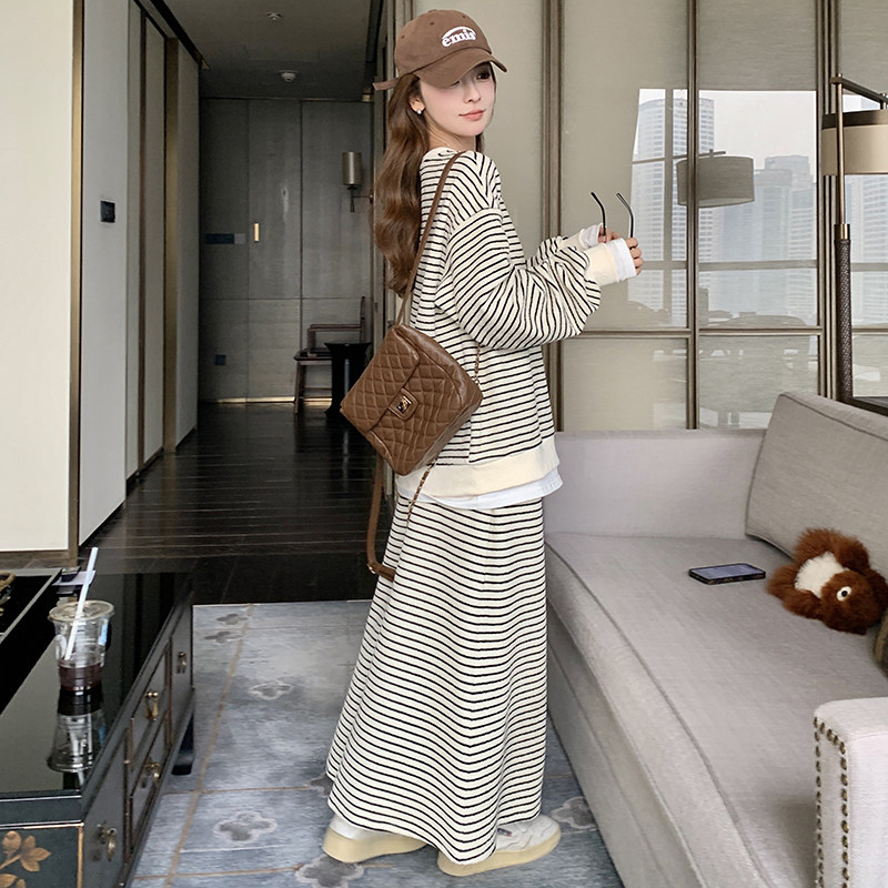拼接条纹卫衣套装女2025春季新款时尚慵懒风穿搭减龄半身裙两件套,女装职业装,浙宝123
