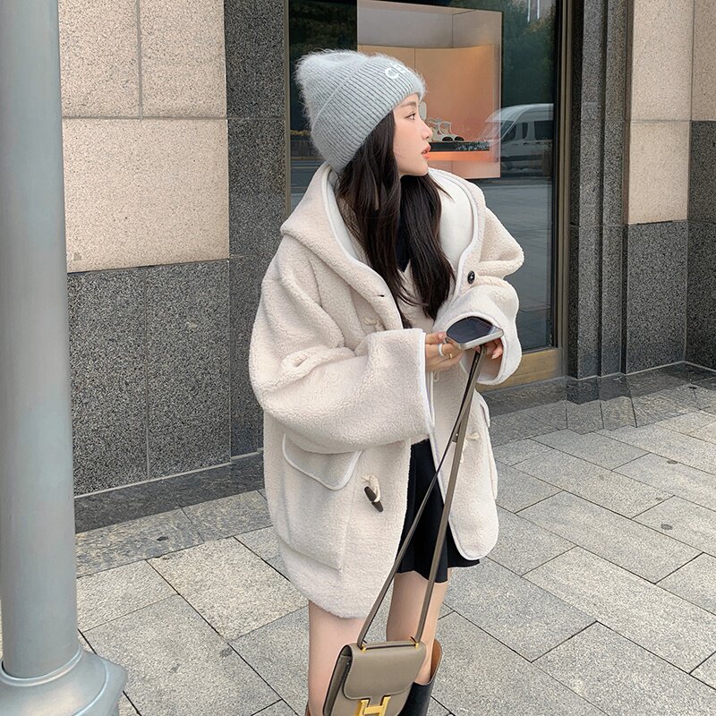 新款！2022冬季新款牛角扣连帽羊羔毛外套123-8872-P175-K248,女装短外套,浙宝123