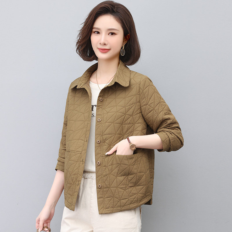 女士短外套宽松2026春秋新款中老年妈妈大码休闲薄款夹克翻领上衣