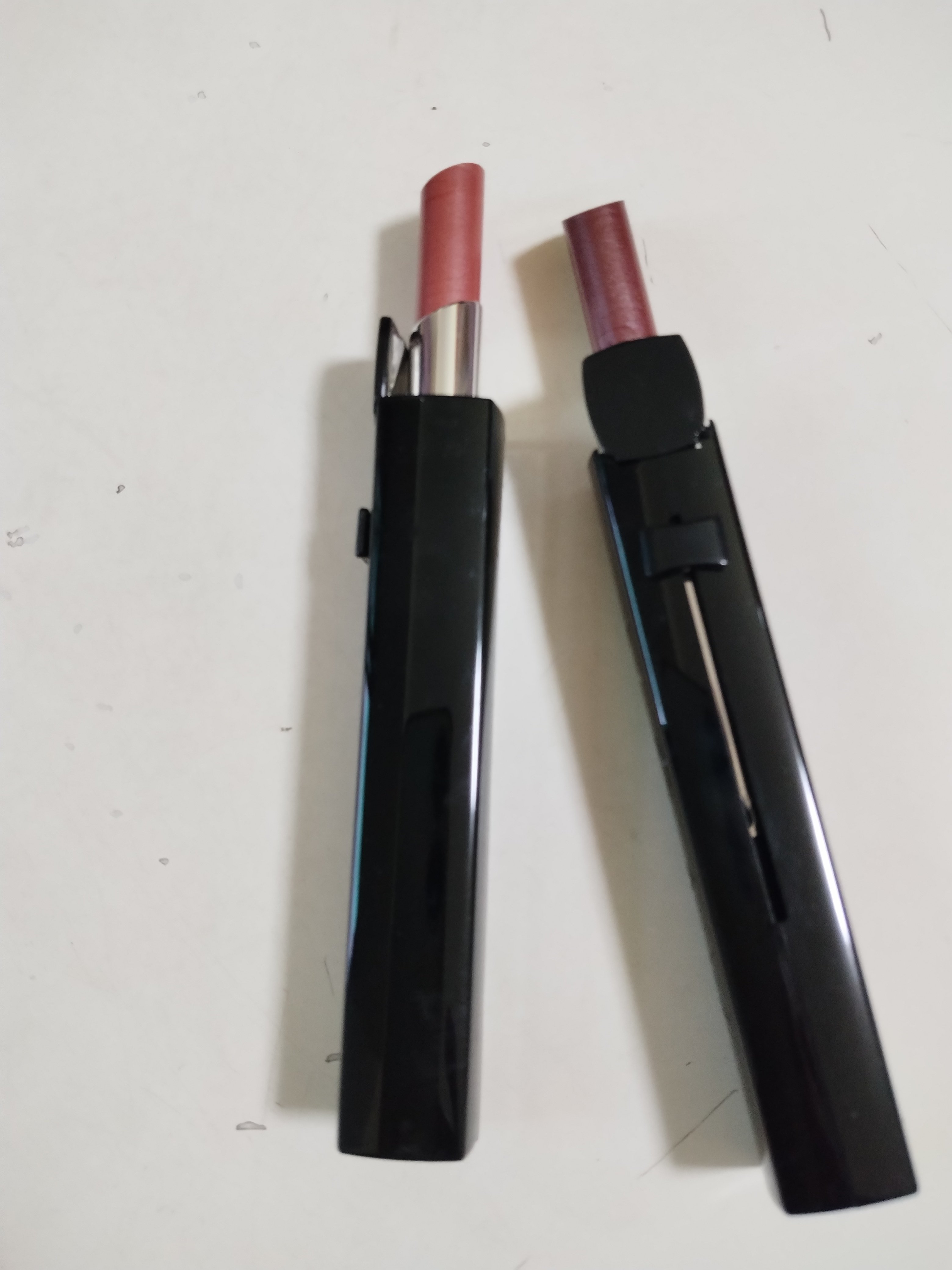 Avon/雅芳弹指星光唇膏1.唇膏/口红