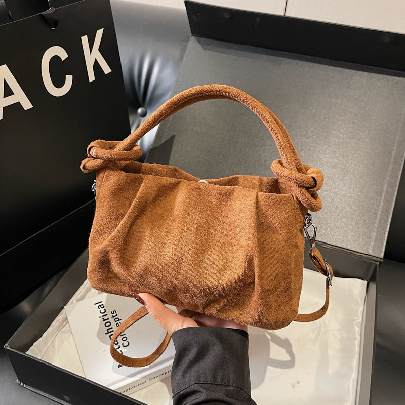 今年流行麂皮绒通勤包包女2025秋冬新款小众复古单肩包休闲斜挎包,箱包皮具/热销女包/男包,单肩包,淘宝优惠券,粉丝福利购,淘宝优惠卷