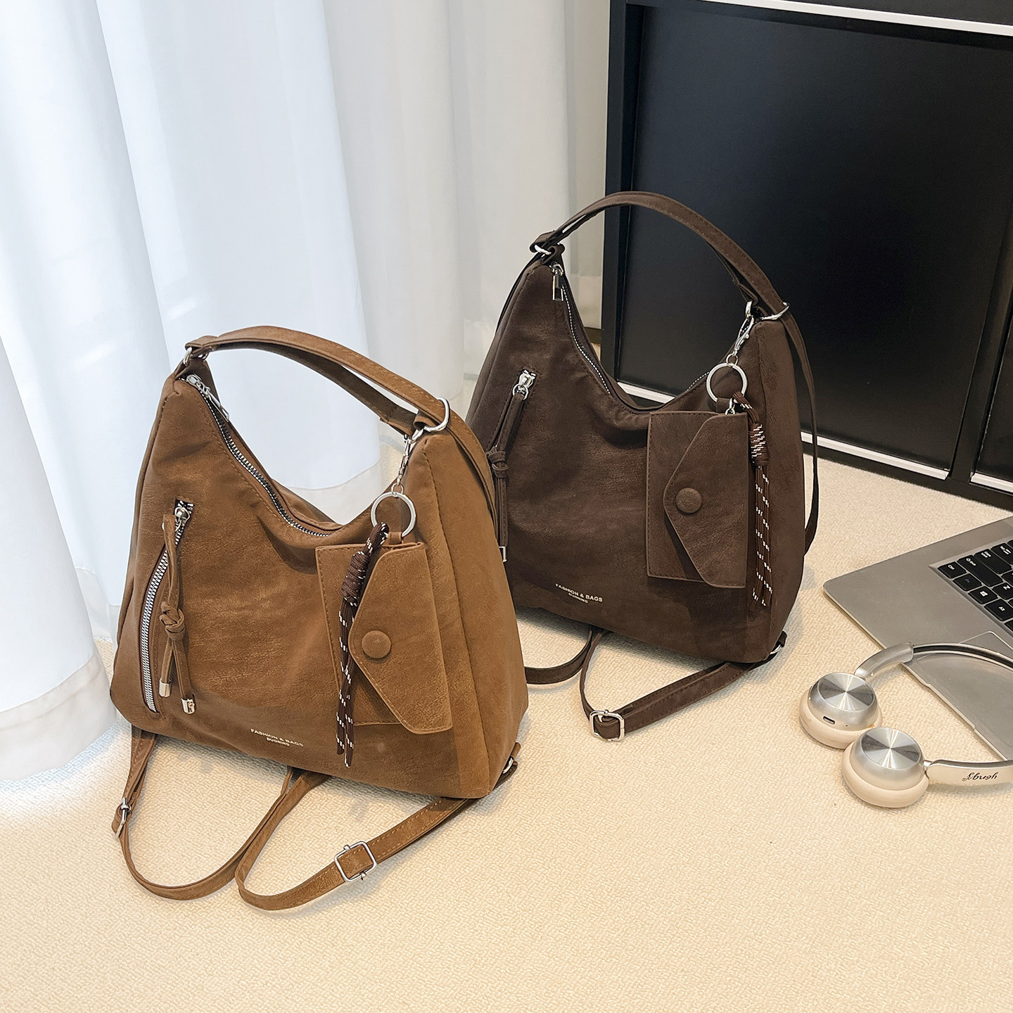 秋冬季复古大容量女双肩包2026新款通勤后背包多用单肩斜挎托特包