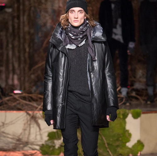 日本进口皮连帽皮羽绒大衣