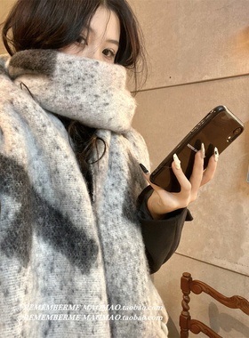 高级感灰色毛绒围巾女加厚保暖潮