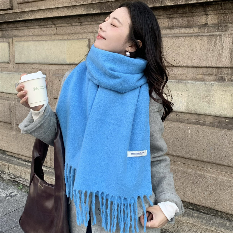 冬日出片氛围感显白蓝色围巾女潮