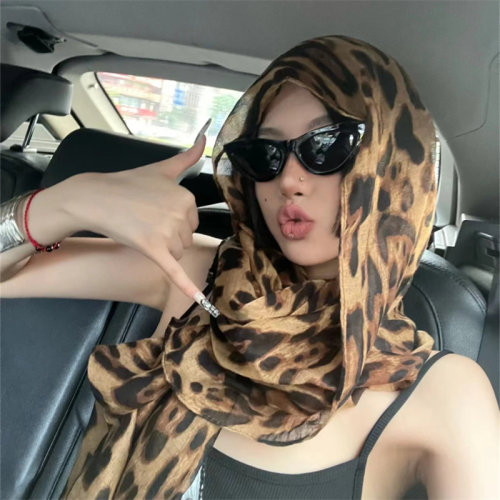 方圆同款设计性感豹纹印花围巾潮