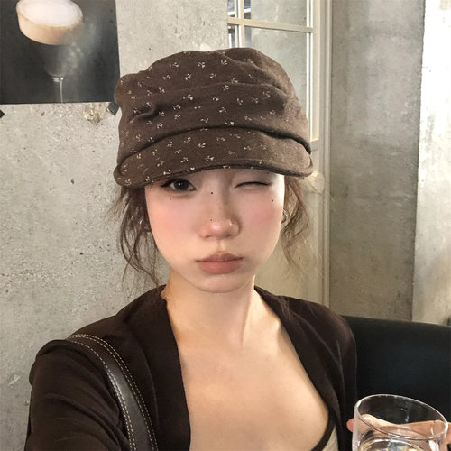 早秋好搭配褶皱碎花马术帽美拉德