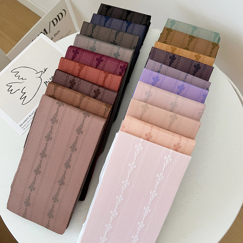 文艺复古蕾丝四叶草提花透肉丝袜