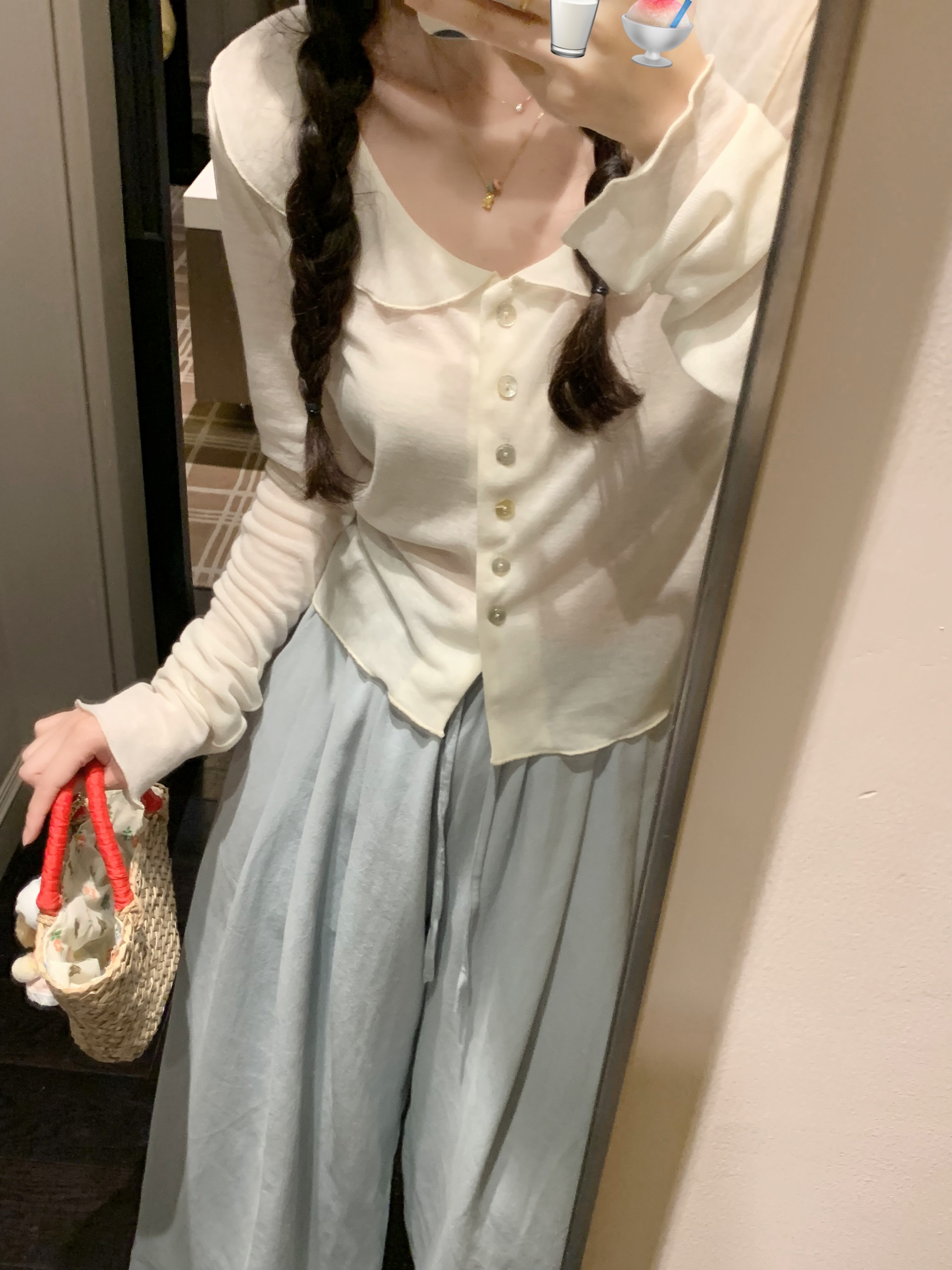krismerryland“温柔小白花”淡米色棉针织防晒开衫