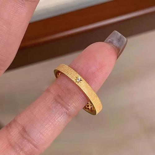 今饰有约拉丝小方钻星芒戒指女
