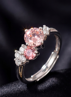 今饰有约风双生花戒指女