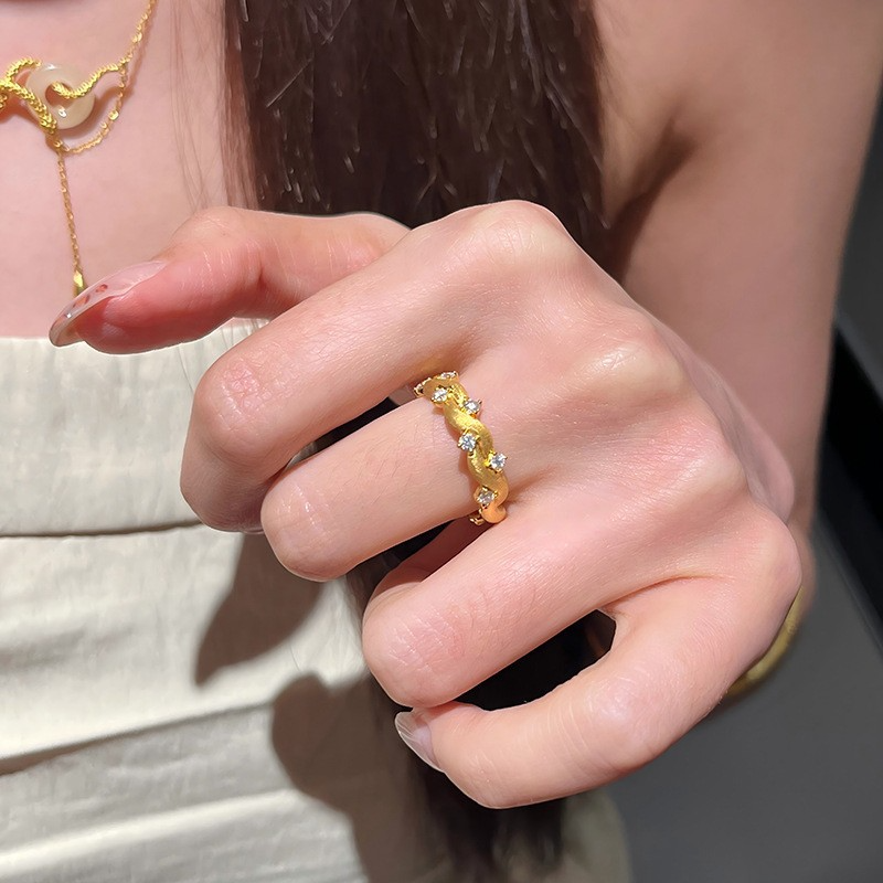 今饰有约新款璀璨星河钻戒