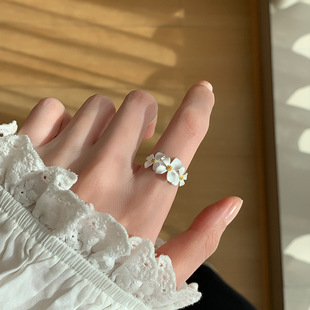 2025新款新中式简约栀子花戒指女轻奢高级感甜美精致食指戒配饰女