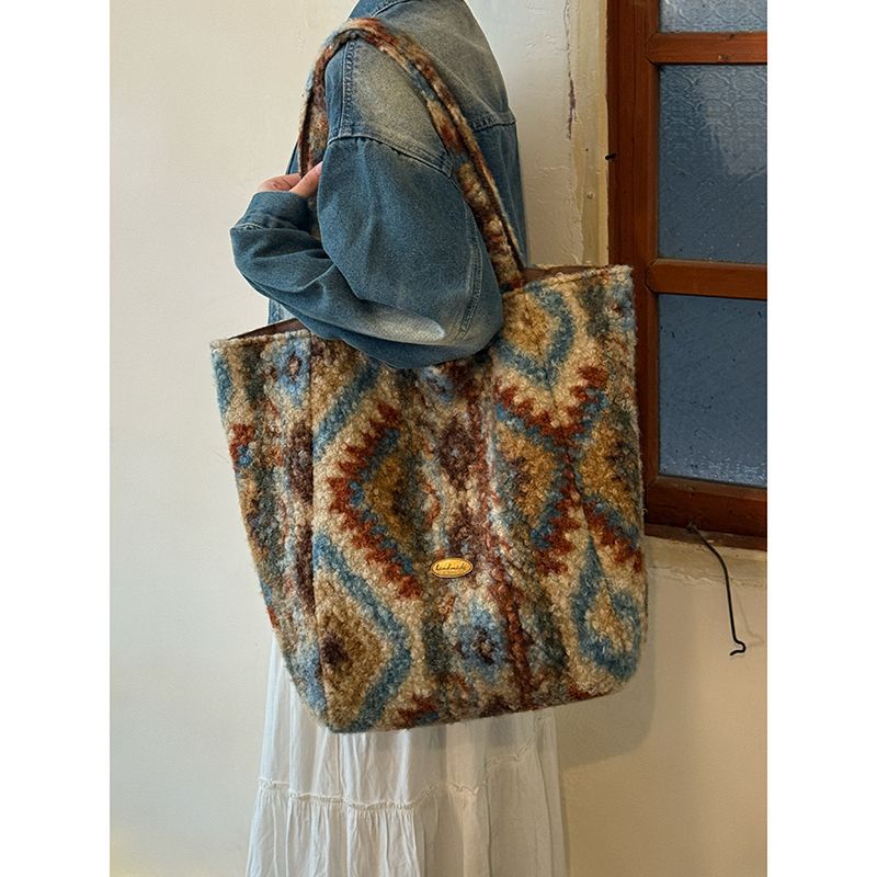 进口民族风复古毛绒托特包女新款大容量撞色双面背单肩包日常通勤