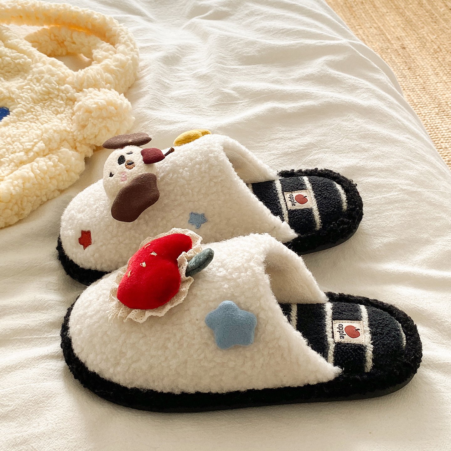 胖I东来毛毛拖鞋女款冬季新款毛绒保暖室内外穿厚底可爱花边苹果