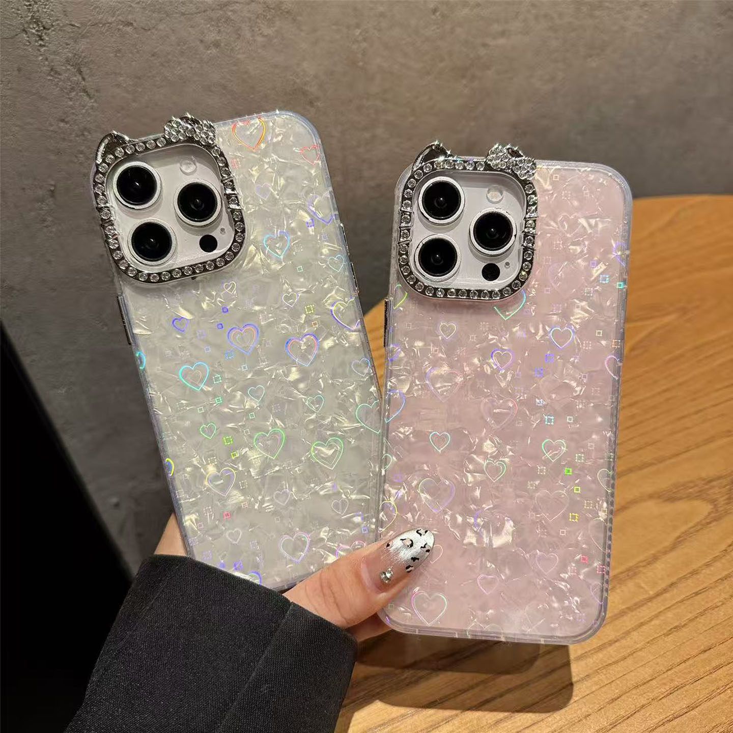 镭射爱心贝壳纹苹果17pro max手机壳批发 适用iPhone 11 16 14 13 15 12 plus硬女新款渐变保护全包