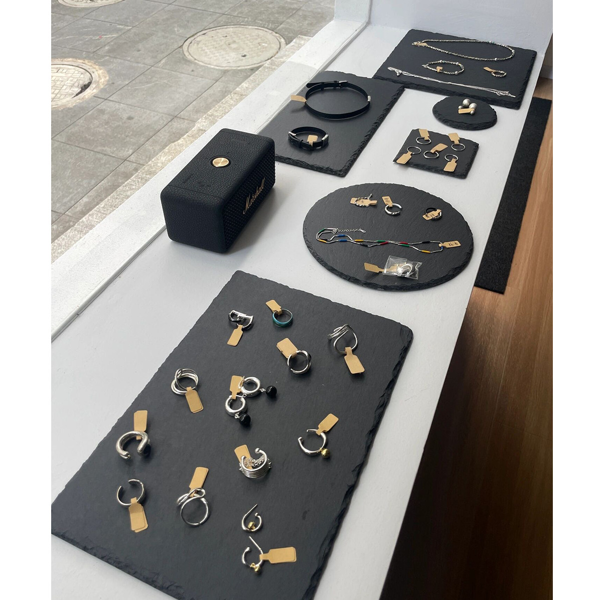 쥬얼리 디스플레이 스탠드 블랙 목걸이 디스플레이 스탠드 슬레이트 쥬얼리 트레이 디스플레이 쥬얼리 사진 소품