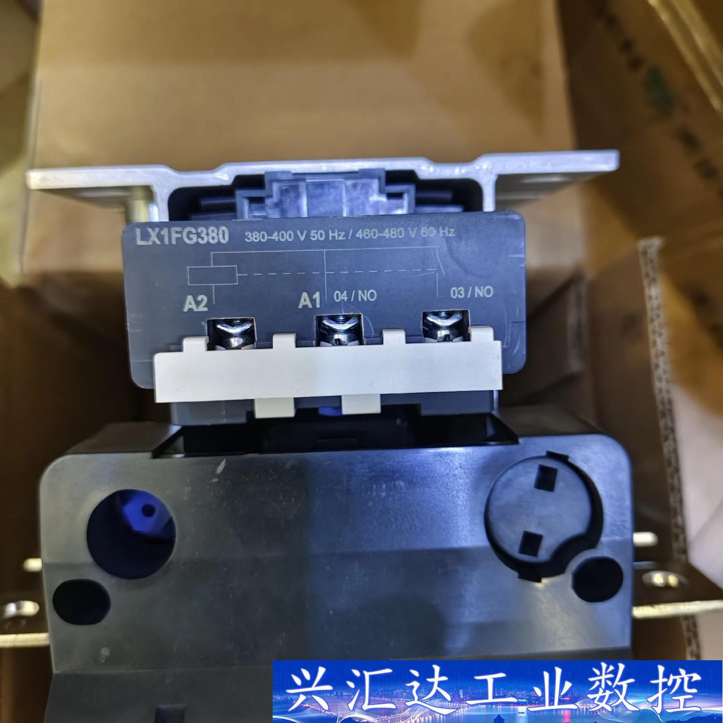 施耐德接触器LC1D245Q7C