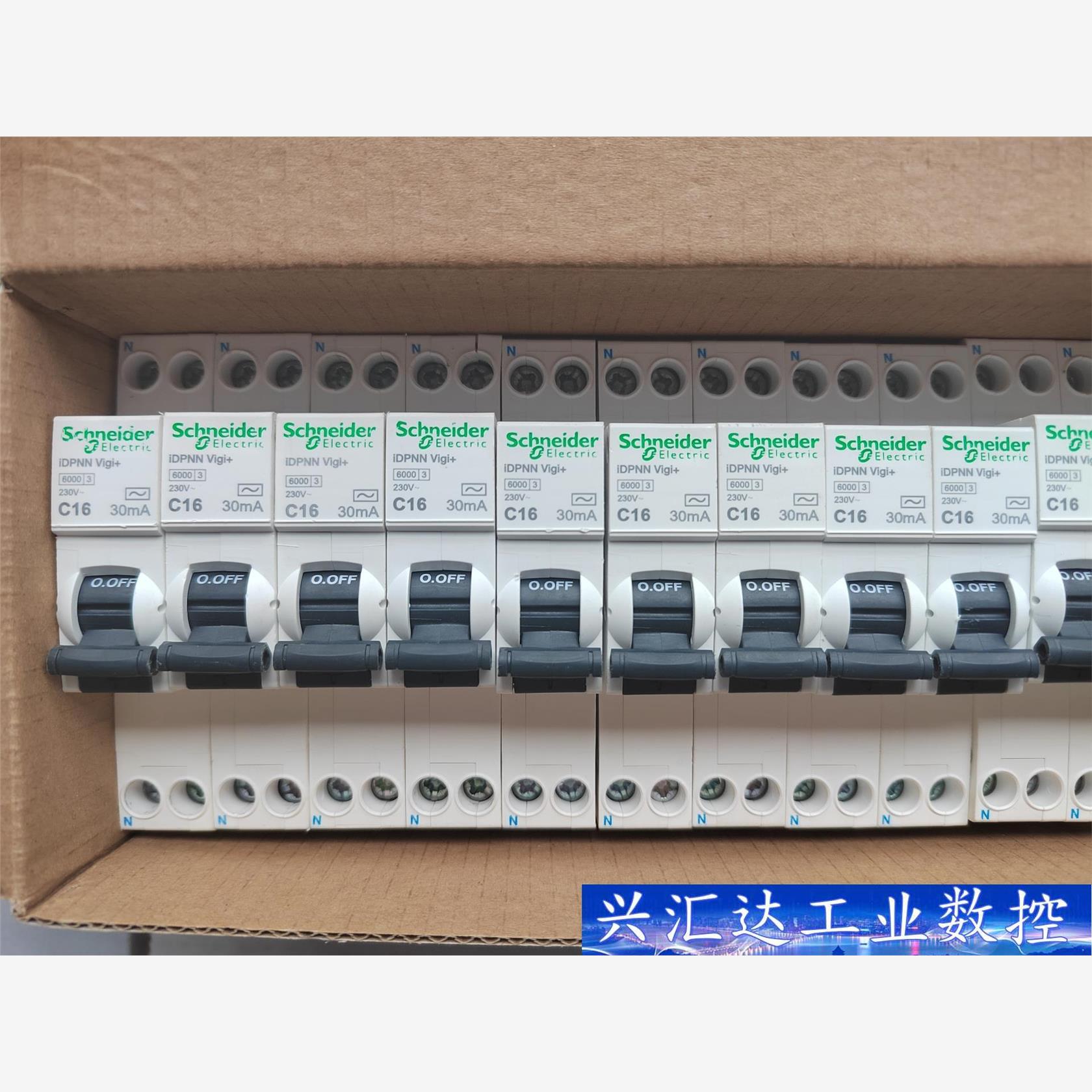 施耐德漏电idpnc16a