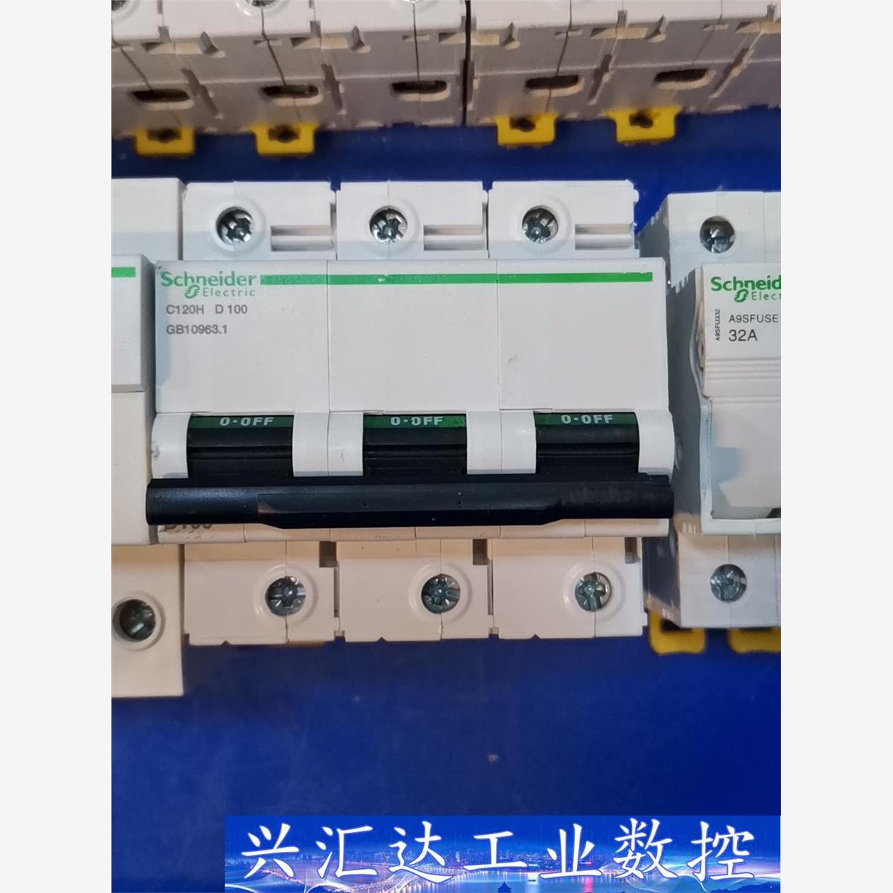 施耐德断路器D型空气开关A9动力总闸2P3P4P原装断路器8  询价下单