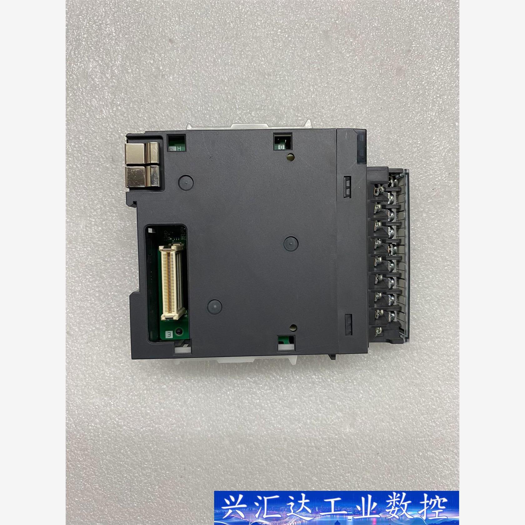 三菱L系列PLC可编程控制器，型号L60DA4-CM，实物图  询价下单