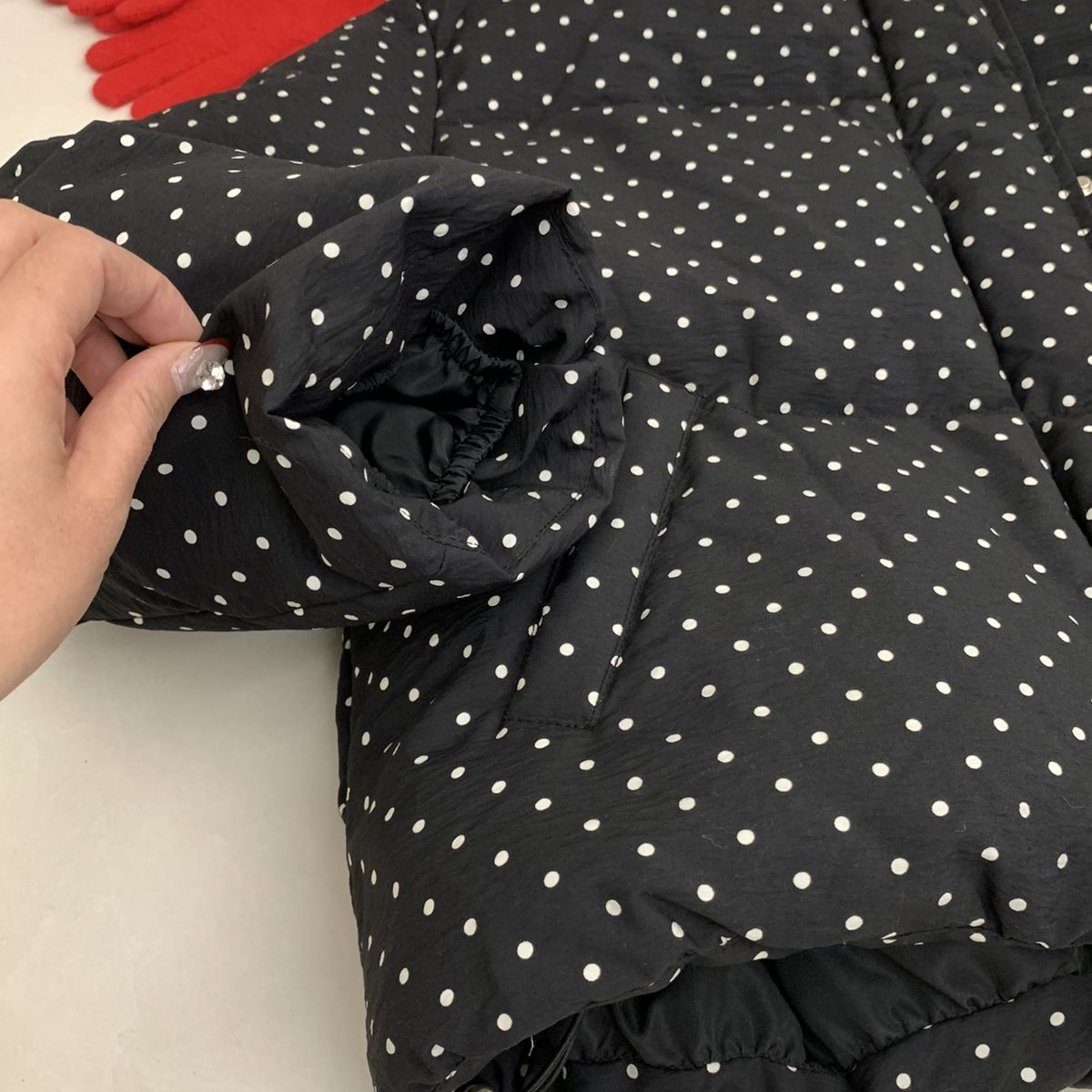 喜番-冬上新韩系甜美减龄木耳边波点保暖羽绒服外套8651