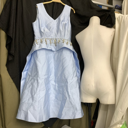 伊华欧秀撤柜专柜正品2025新款女装百搭无袖连衣裙女裙子礼服w13