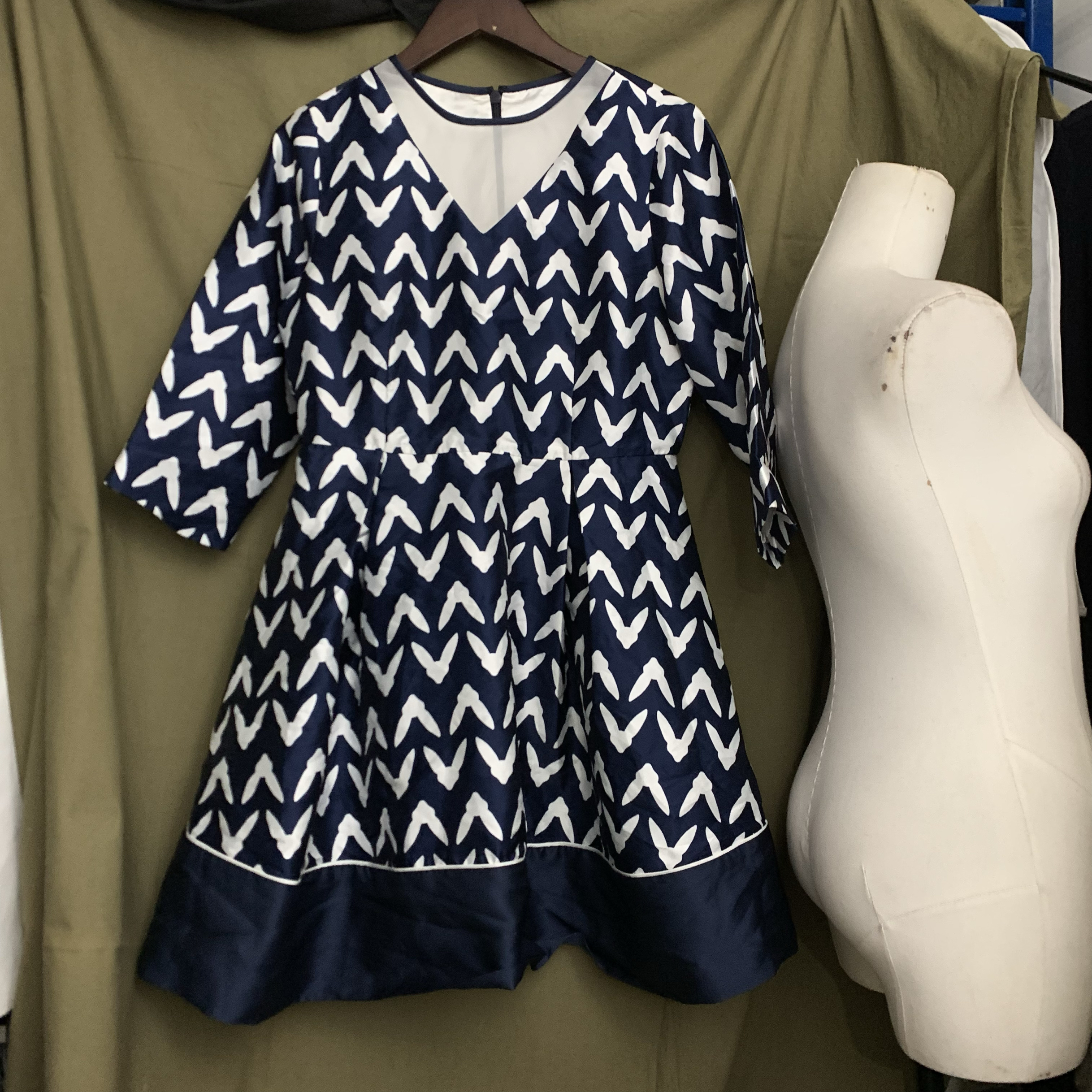 伊华欧秀撤柜专柜正品2025新款女装百搭短袖连衣裙女裙子w36