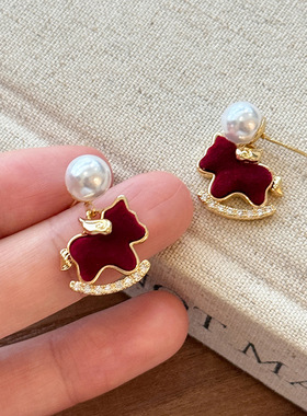 春节不打烊 18k真金电镀银针植绒小马珍珠耳钉耳环本命年红色耳饰
