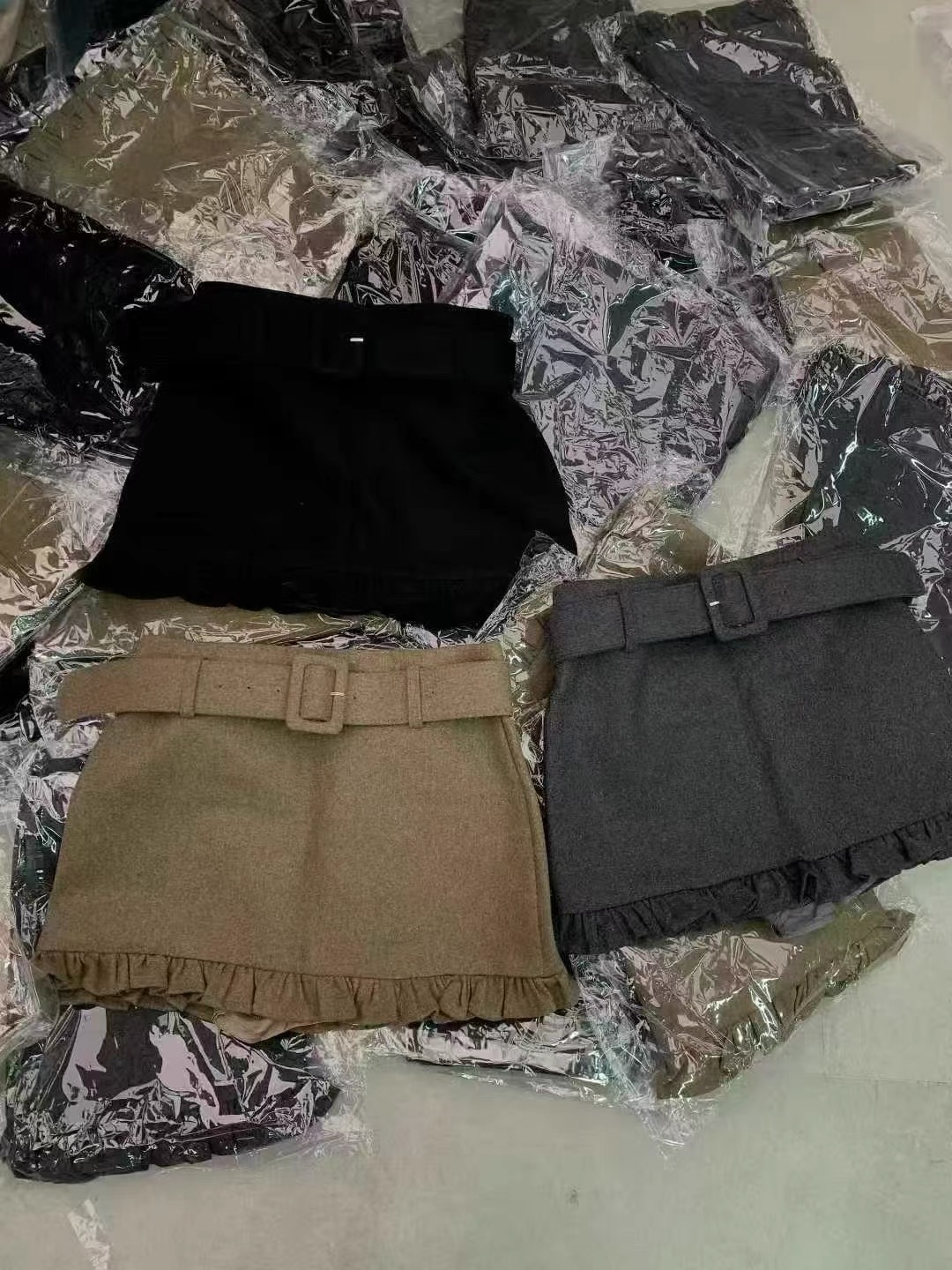 十三行秋冬新款高品质加厚羊毛呢木耳边腰带显瘦百搭半身裙短裙女