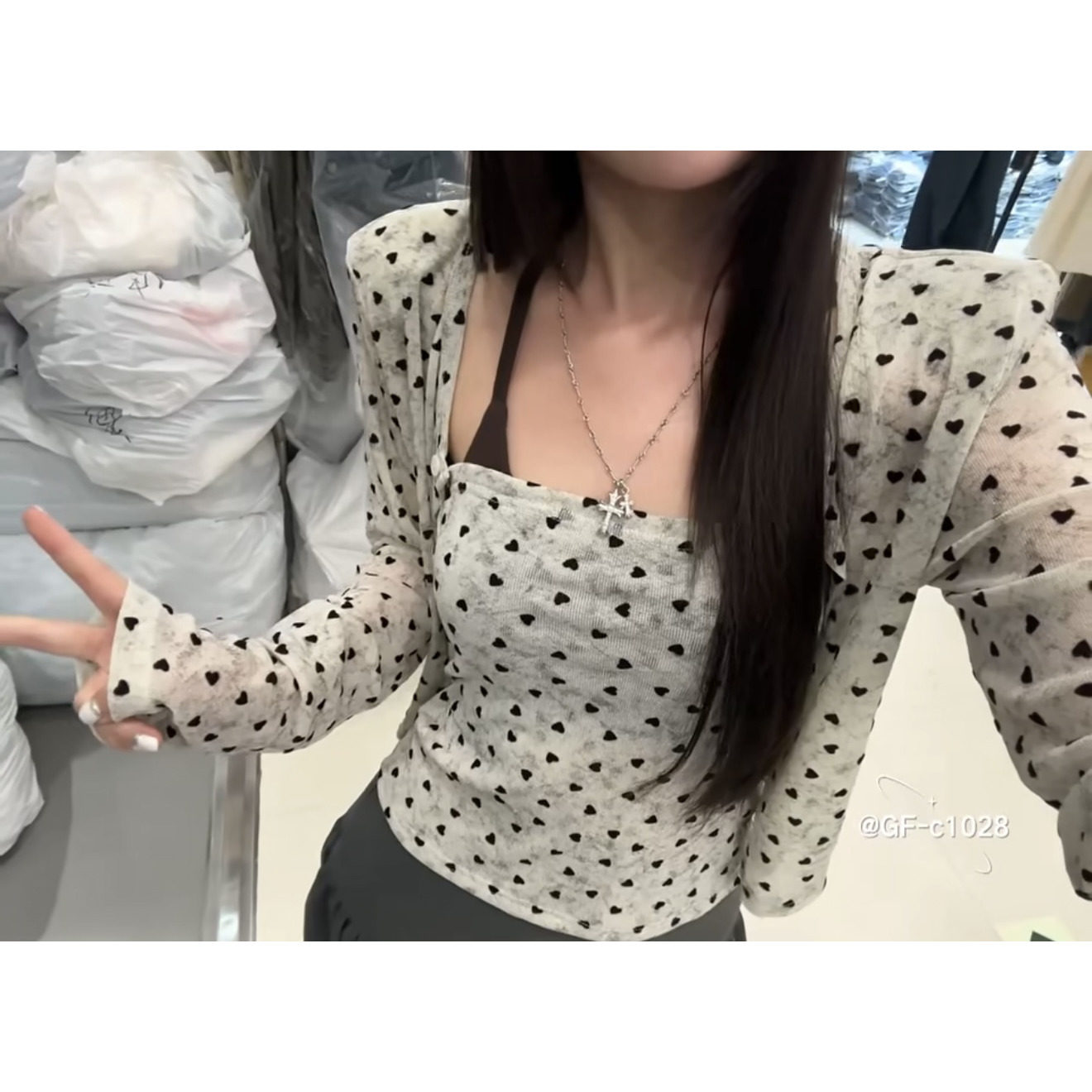 2026秋季新款爱心印花短款开衫吊带两件套女薄款防晒套装图片