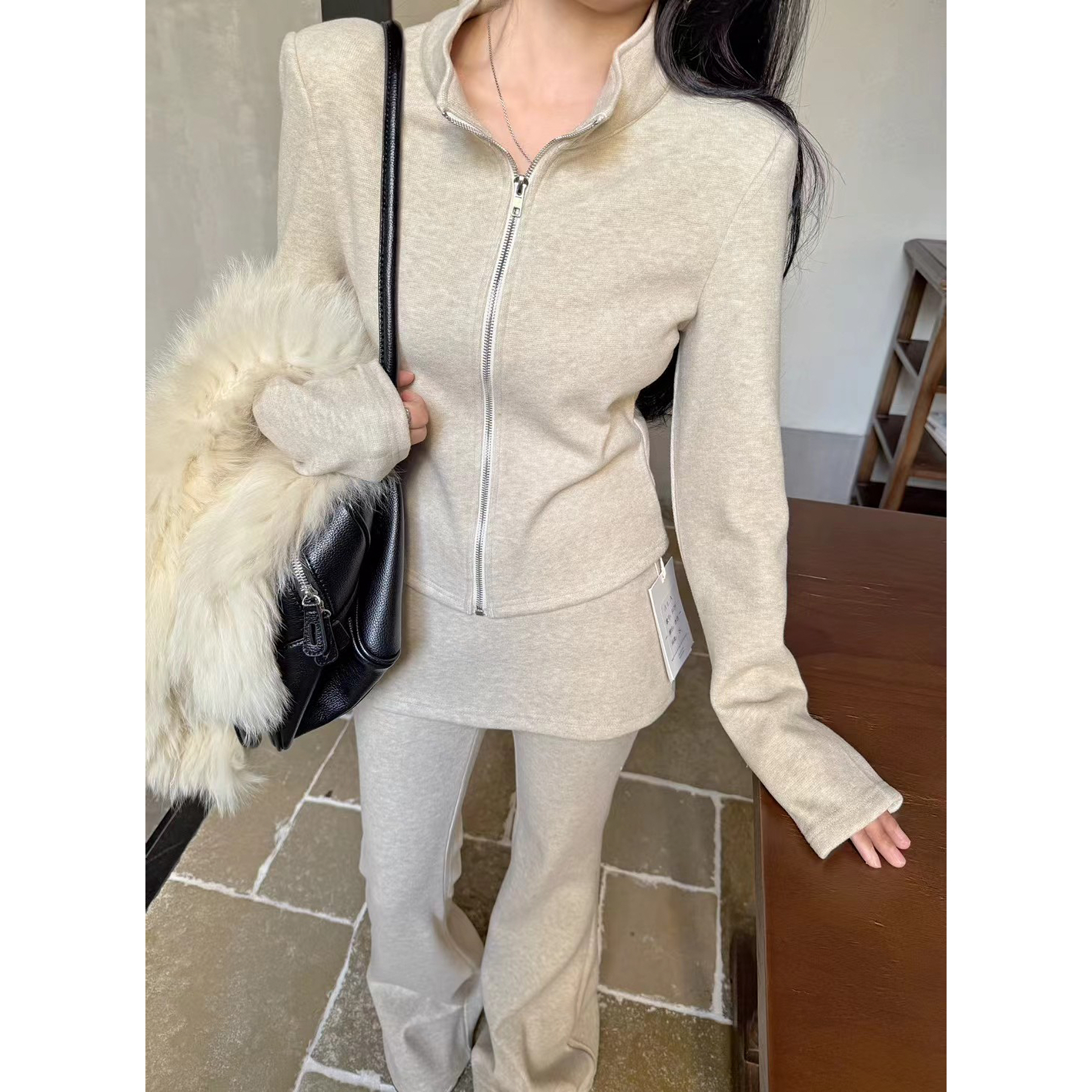 2025冬季新款韩版气质辣妹卫衣外套加绒加厚显瘦微喇裤套装女