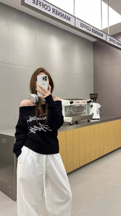 MH家 2026春新款韩版时尚百搭显瘦一字肩长袖字母针织衫毛衣女