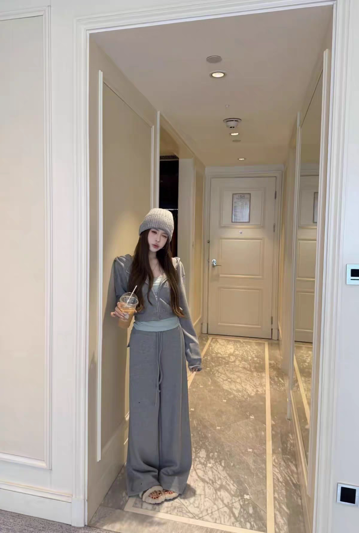 MH家 连帽卫衣女2026秋季上衣吊带背心休闲裤万搭套组三件套