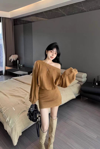 MH家 2026秋韩版时尚百搭显瘦设计感露肩长袖气质针织连衣裙女