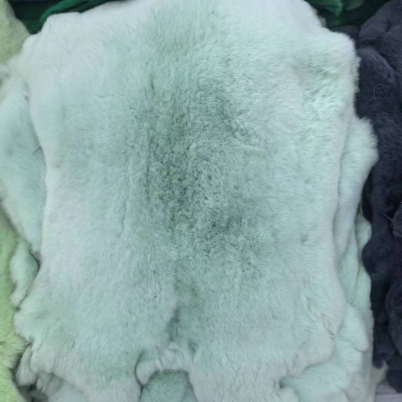 兔皮整张加密獭兔毛原料皮张加工原料坐垫服装原料DIY手扶箱皮毛