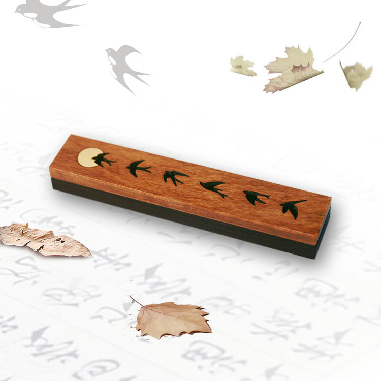 飞燕镂空便携布袋卧香盒