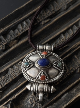 尼泊尔纯银老嘎乌盒