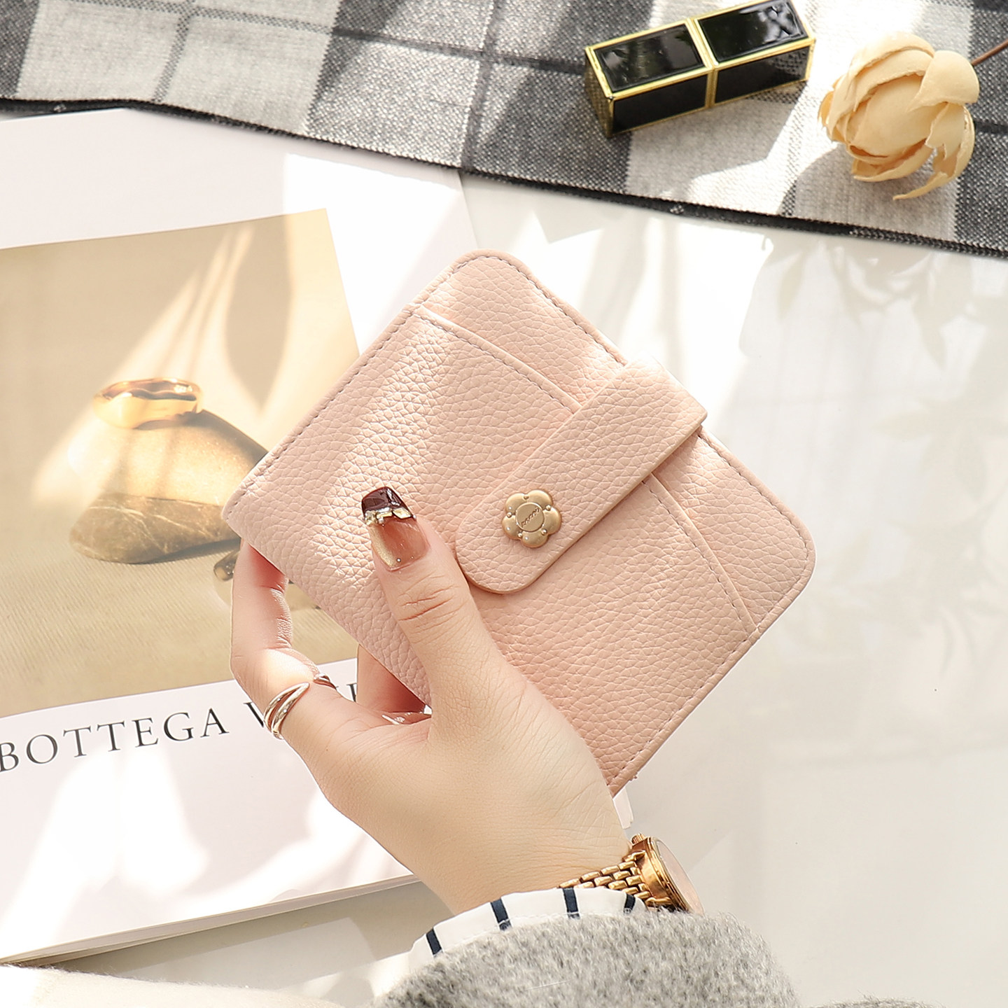 短款钱包女式2026新款可爱小巧多卡位卡包一体包简约少女折叠钱夹