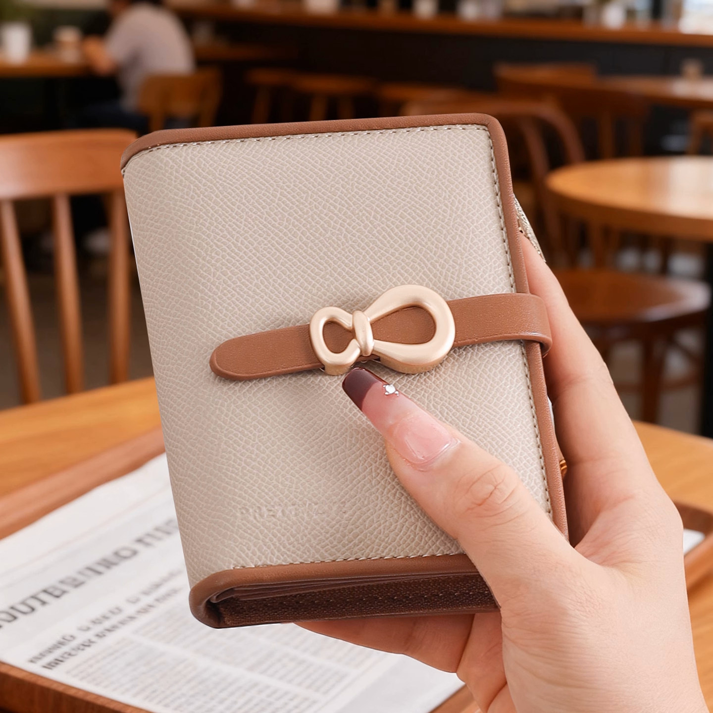 2025新款短款钱包女式高级感小众简约韩版卡包零钱包小巧精致手拿