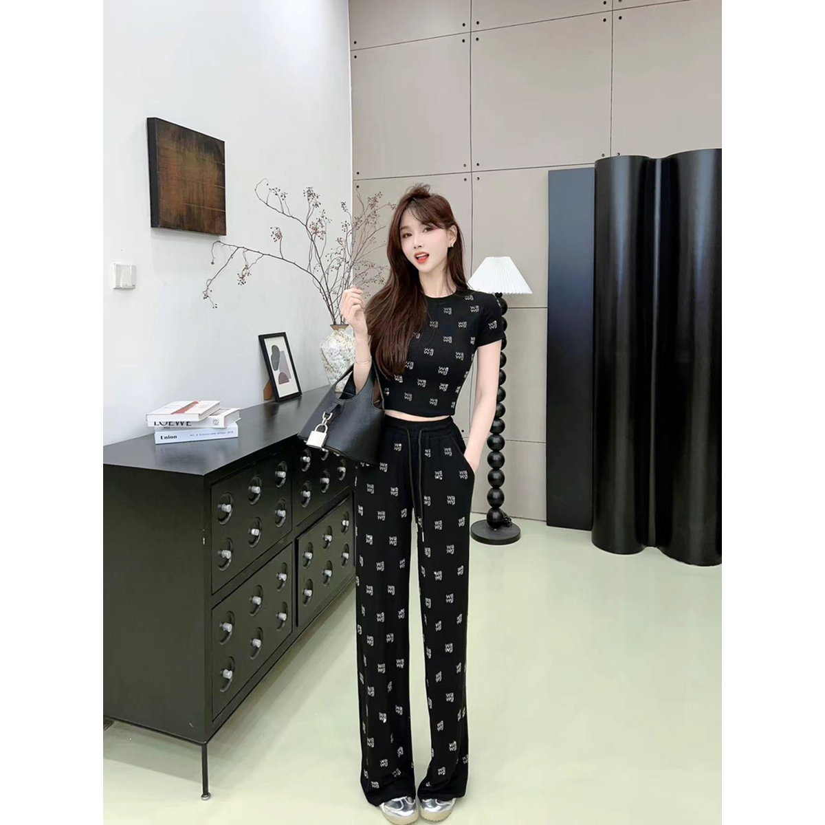 卡卡女装官方旗舰正品店时尚设计凉感冰丝烫钻套装收腰高腰修身女