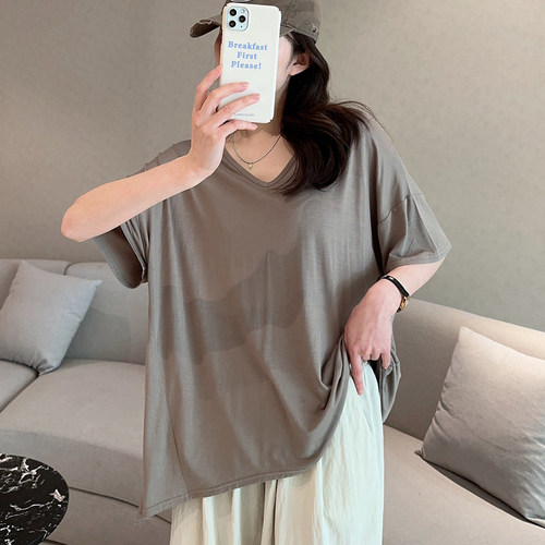 春夏季薄款莫代尔外穿宽松T恤V领短袖女不规则上衣纯色打底衫大码