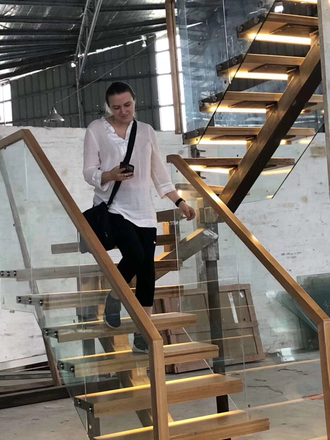 单梁楼梯室内阁楼轻奢复式别墅实木整体玻璃护栏家用速友家直销